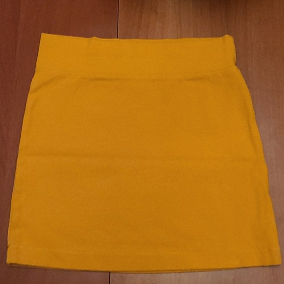 Yellow Cotton Mini Skirt  (🛍 Bundle ANY 6/$36) - Picture 1 of 3